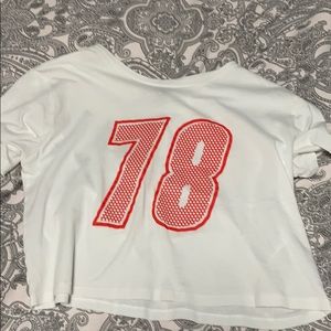 White cropped tee shirt